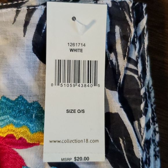 NWT Collection 18 Embroidered Parrot Bandana w/$20 - Picture 2 of 2